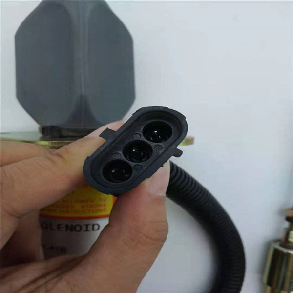 De Klep van de 3935458 Eindesolenoïde geschikt voor Dieselmotor 5.9L 8.3L 4BT 6BT 12V